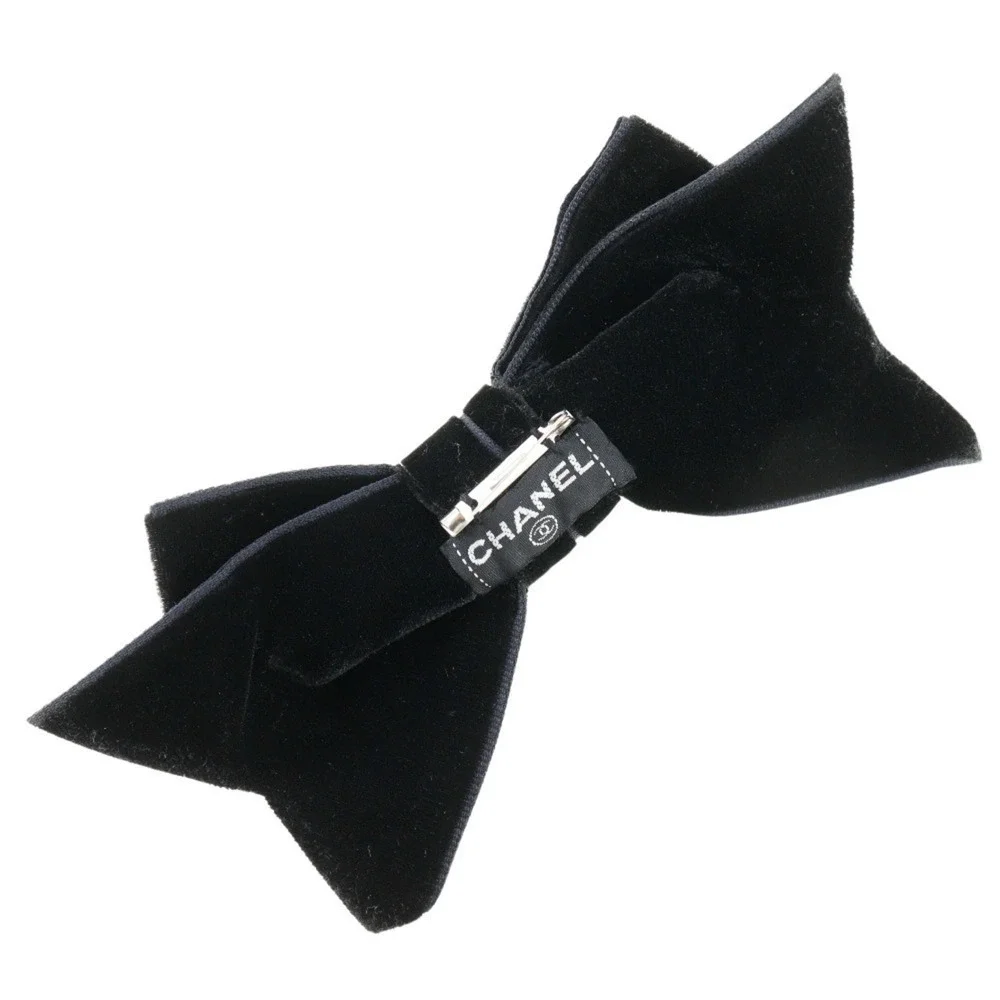 CHANEL Authentic Black Brooch
